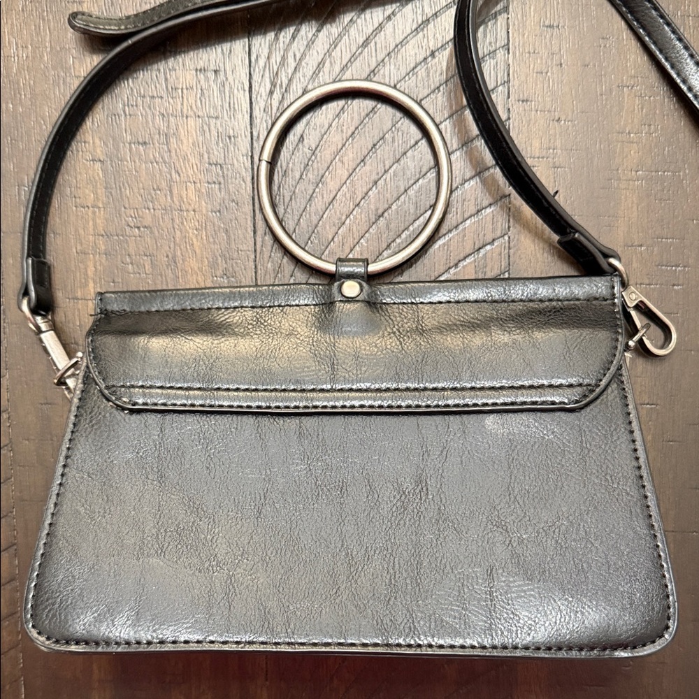 Elegant Black Leather Crossbody Bag - Picture 5 of 7